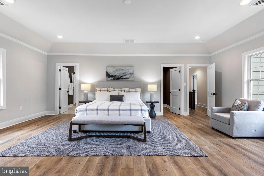 208 SYCAMORE LANE