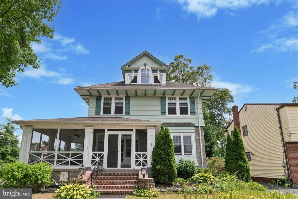 412 TRITES AVENUE