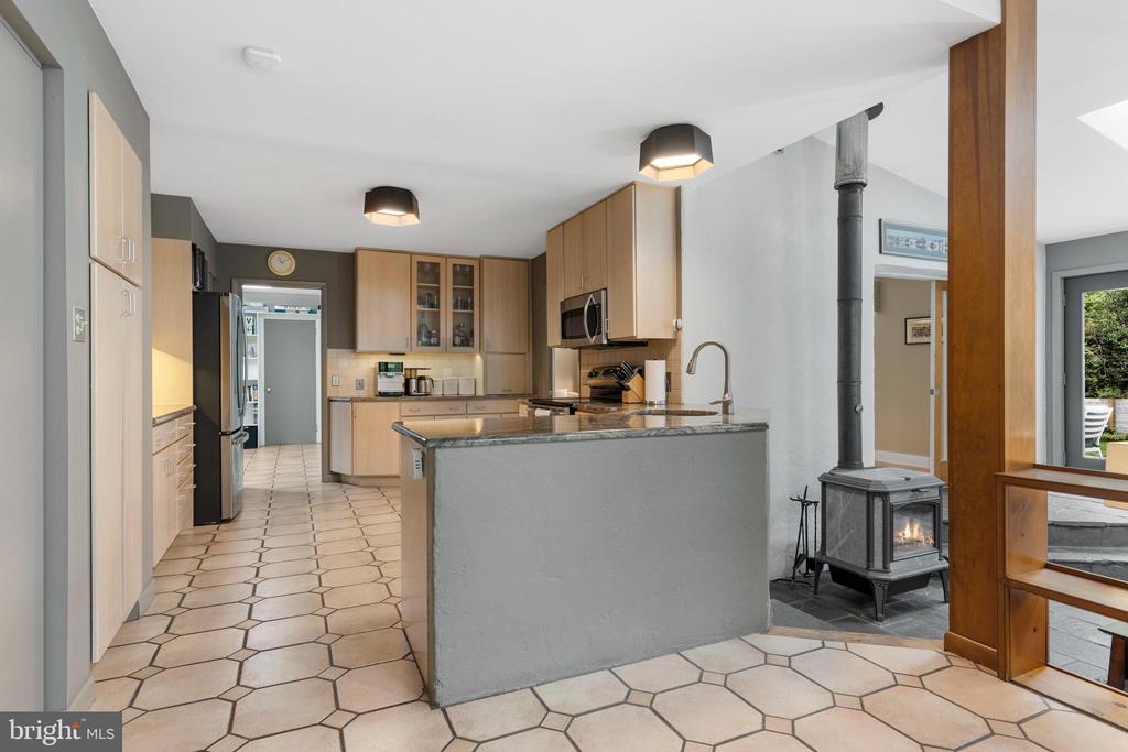 42 RABBIT RUN ROAD