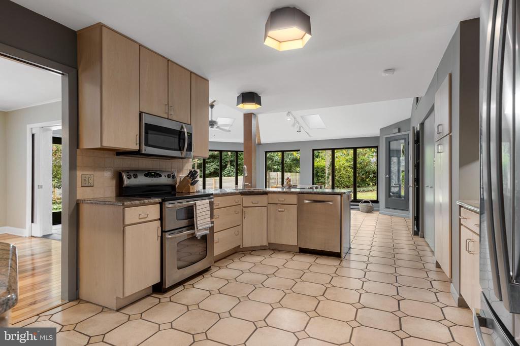 42 RABBIT RUN ROAD