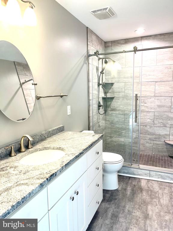 1034 PUTNAM BOULEVARD Unit: 121