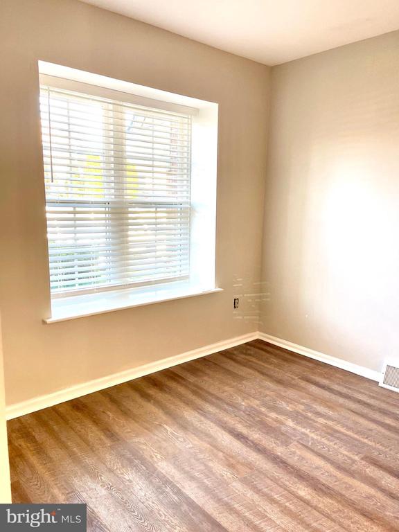 1034 PUTNAM BOULEVARD Unit: 121