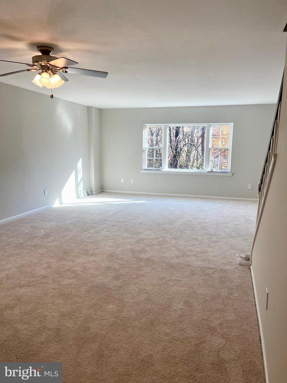 1034 PUTNAM BOULEVARD Unit: 121