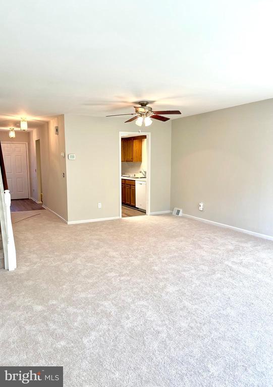 1034 PUTNAM BOULEVARD Unit: 121