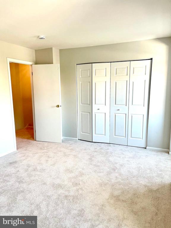 1034 PUTNAM BOULEVARD Unit: 121