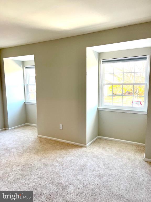 1034 PUTNAM BOULEVARD Unit: 121
