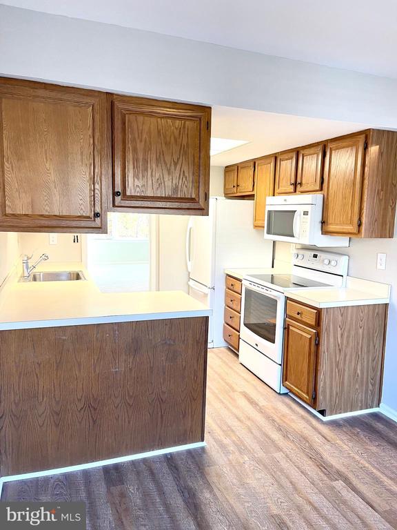 1034 PUTNAM BOULEVARD Unit: 121
