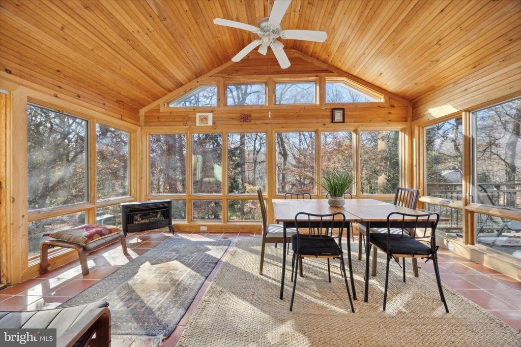 19 WHITE PINE LANE