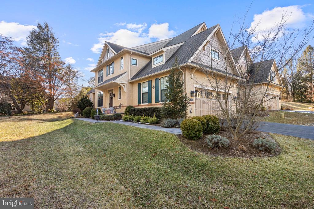 108 TRAYMORE LANE