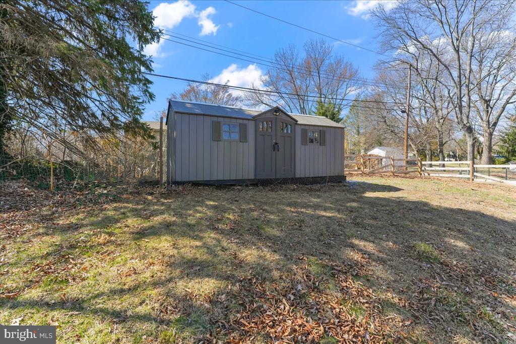 700 MEADOWWOOD LANE
