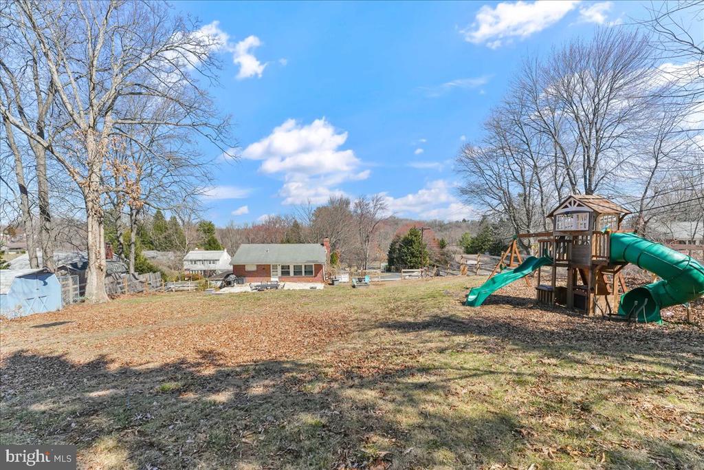 700 MEADOWWOOD LANE
