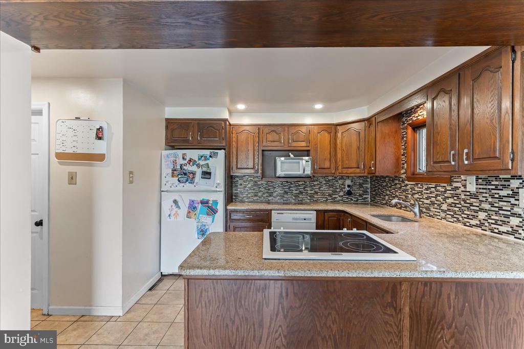 700 MEADOWWOOD LANE