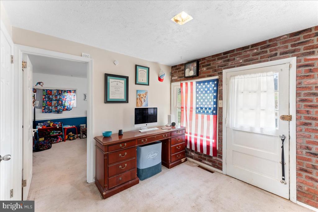 700 MEADOWWOOD LANE