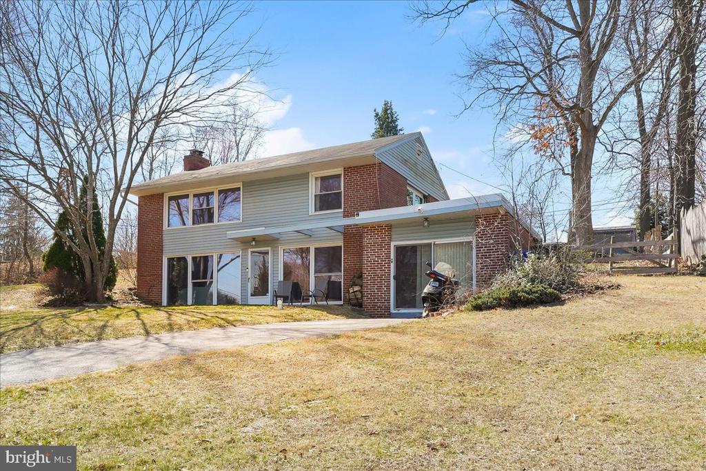 700 MEADOWWOOD LANE