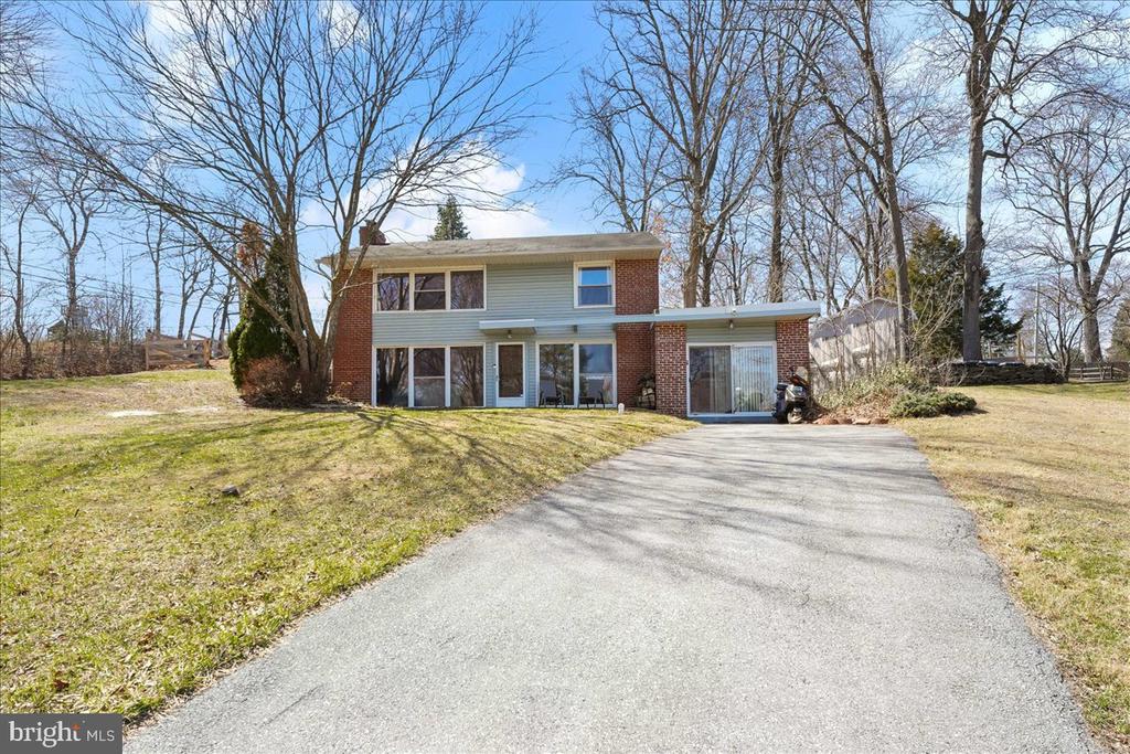 700 MEADOWWOOD LANE