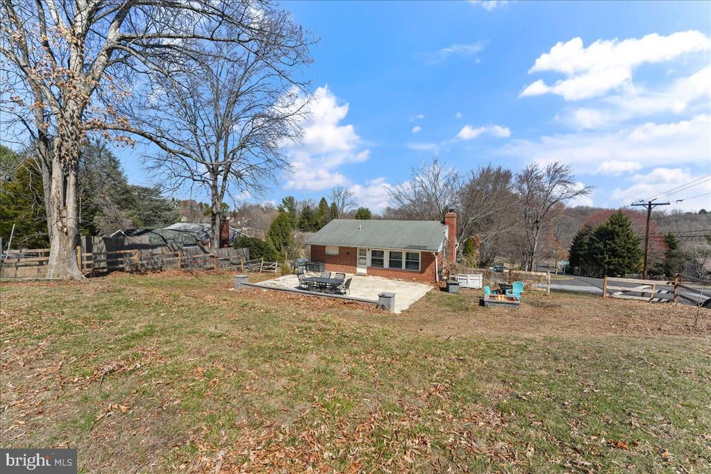 700 MEADOWWOOD LANE