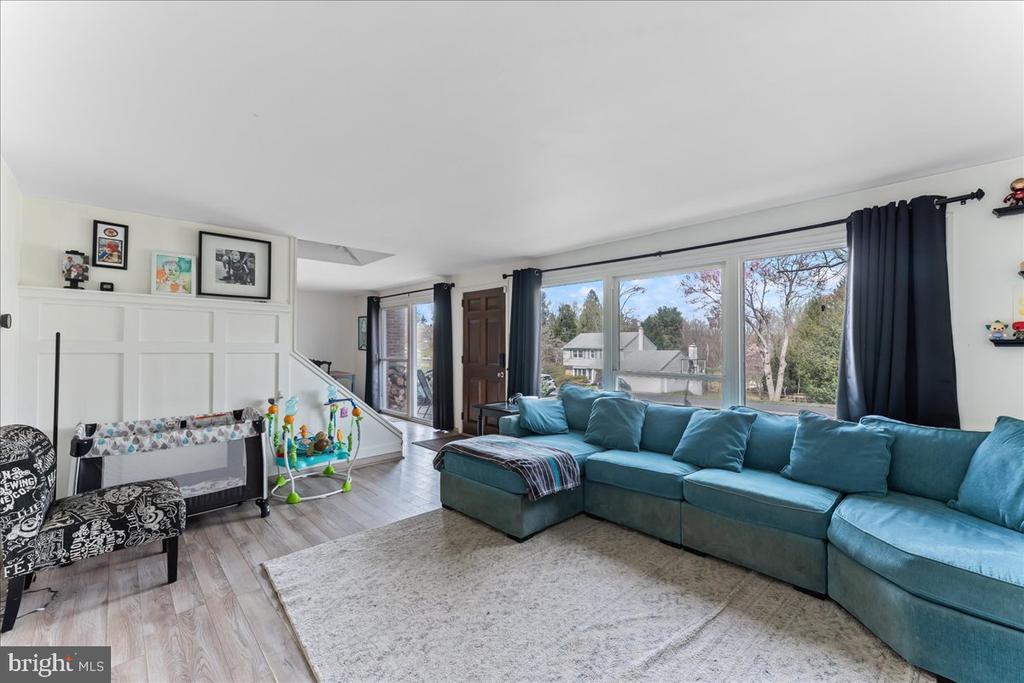 700 MEADOWWOOD LANE