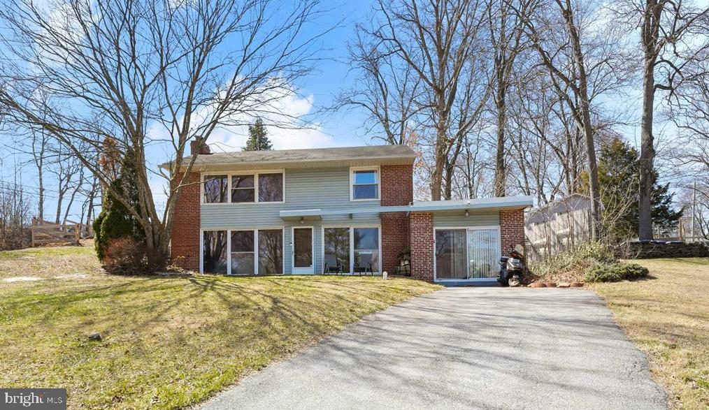 700 MEADOWWOOD LANE