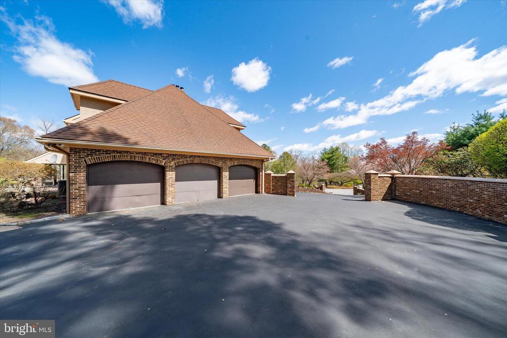 411 HIDDEN VALLEY ROAD