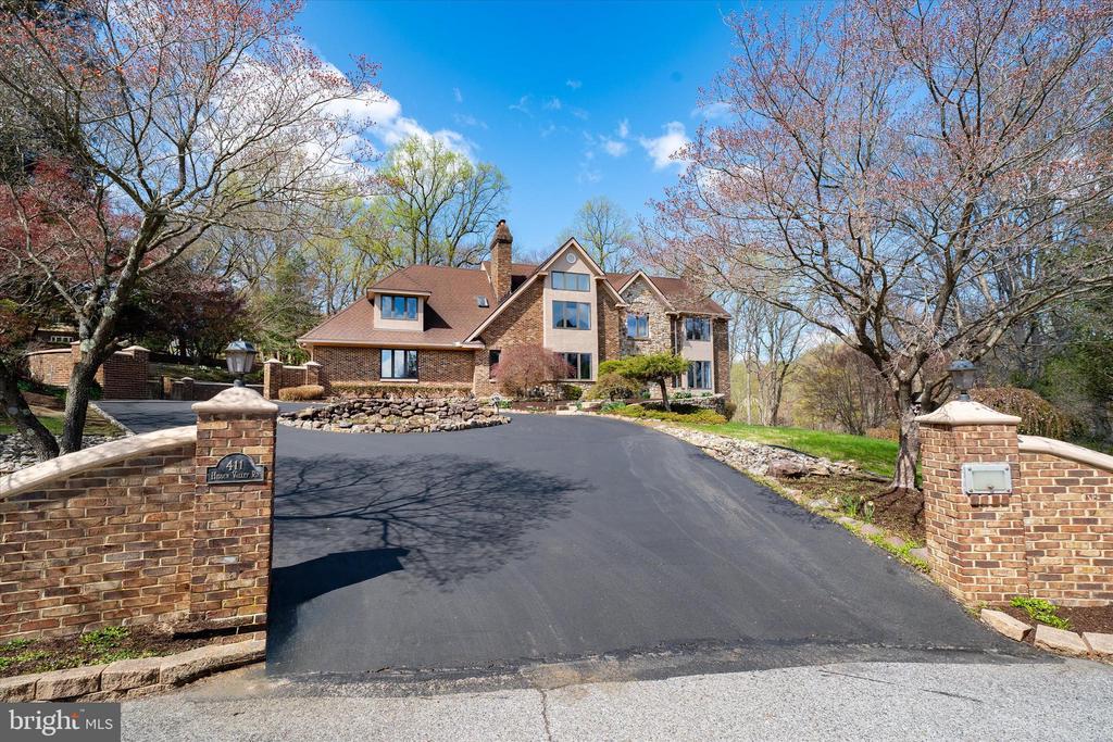 411 HIDDEN VALLEY ROAD