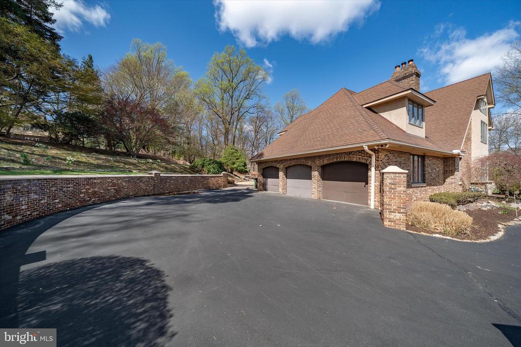 411 HIDDEN VALLEY ROAD