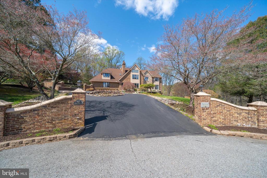 411 HIDDEN VALLEY ROAD
