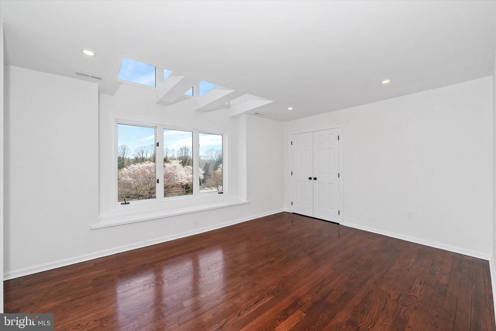 411 HIDDEN VALLEY ROAD
