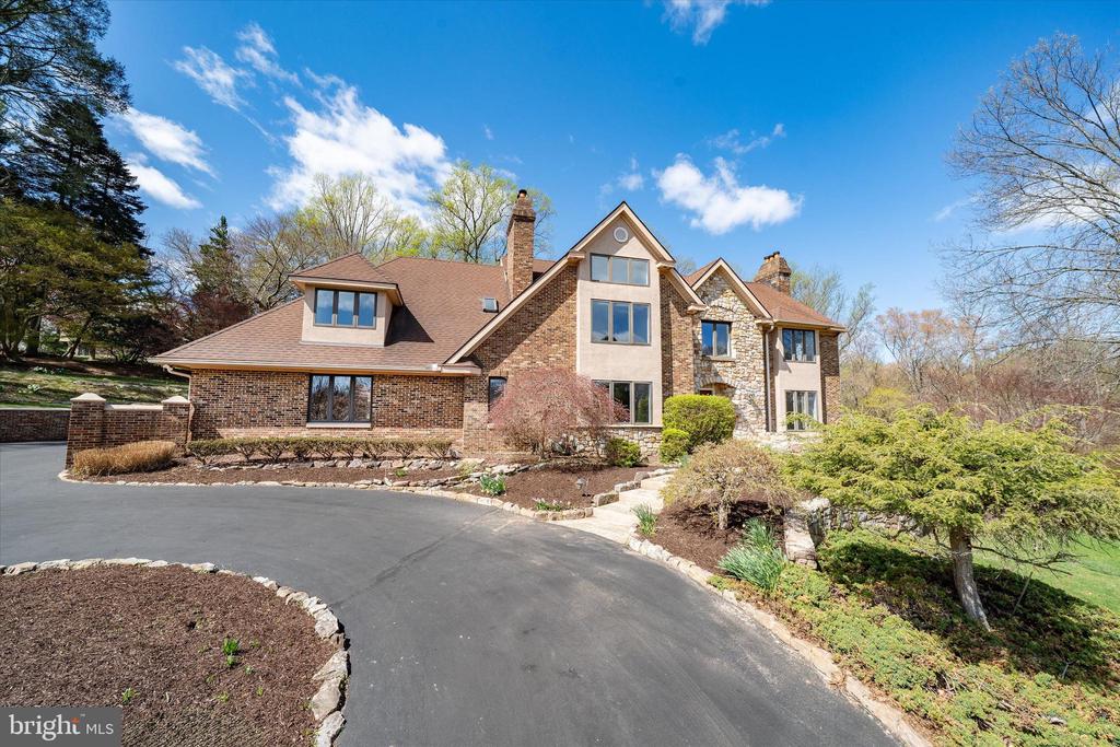 411 HIDDEN VALLEY ROAD