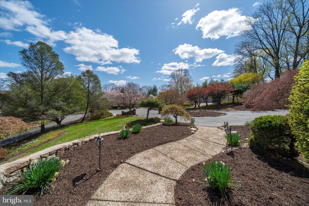 411 HIDDEN VALLEY ROAD