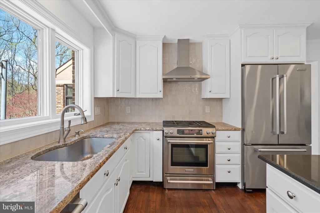 411 HIDDEN VALLEY ROAD
