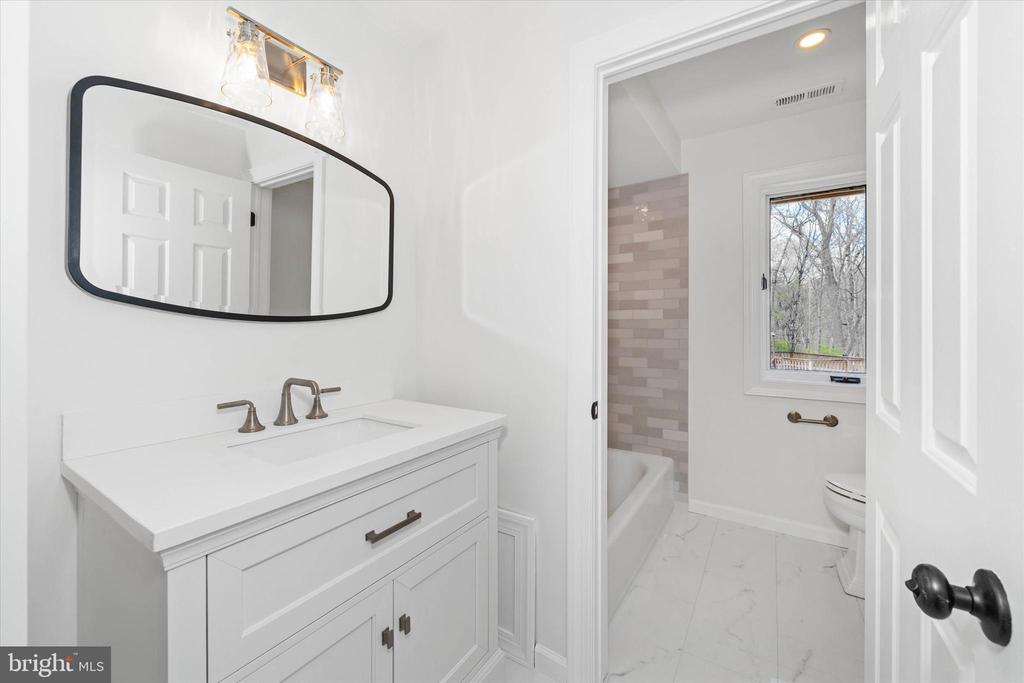 411 HIDDEN VALLEY ROAD