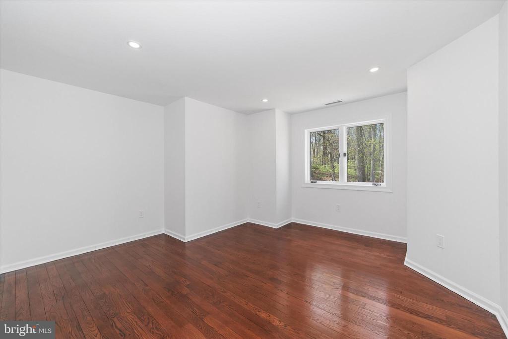 411 HIDDEN VALLEY ROAD