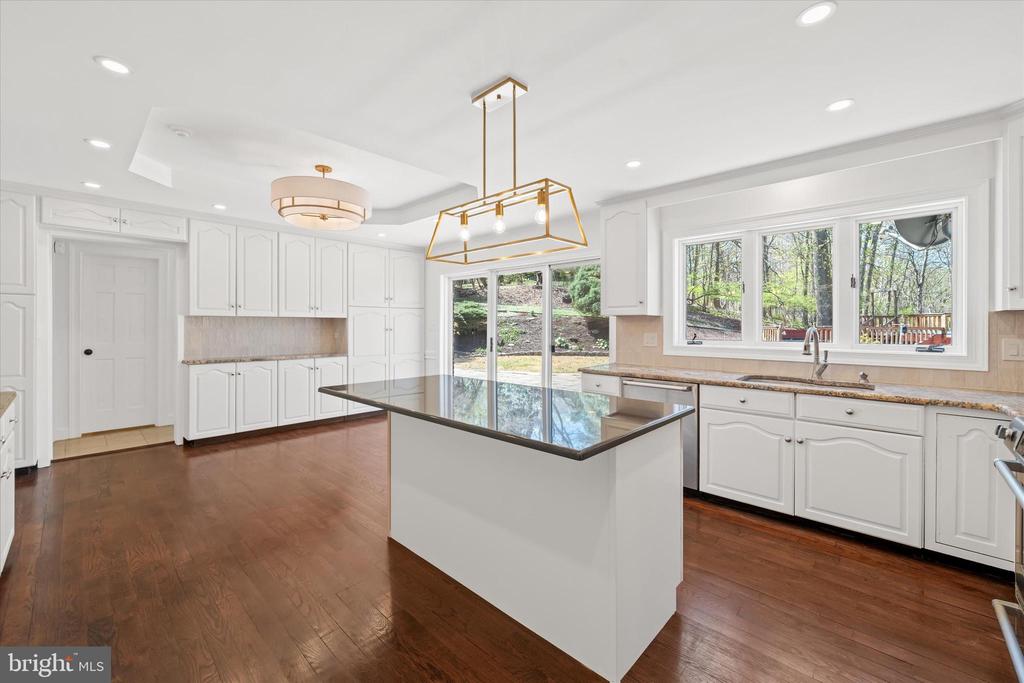 411 HIDDEN VALLEY ROAD