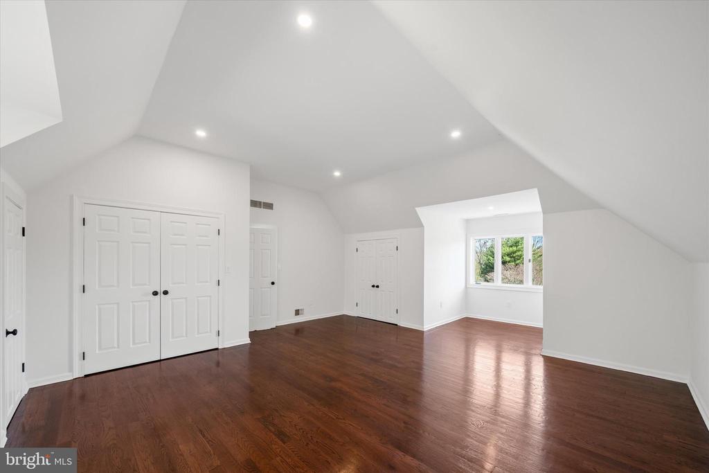 411 HIDDEN VALLEY ROAD