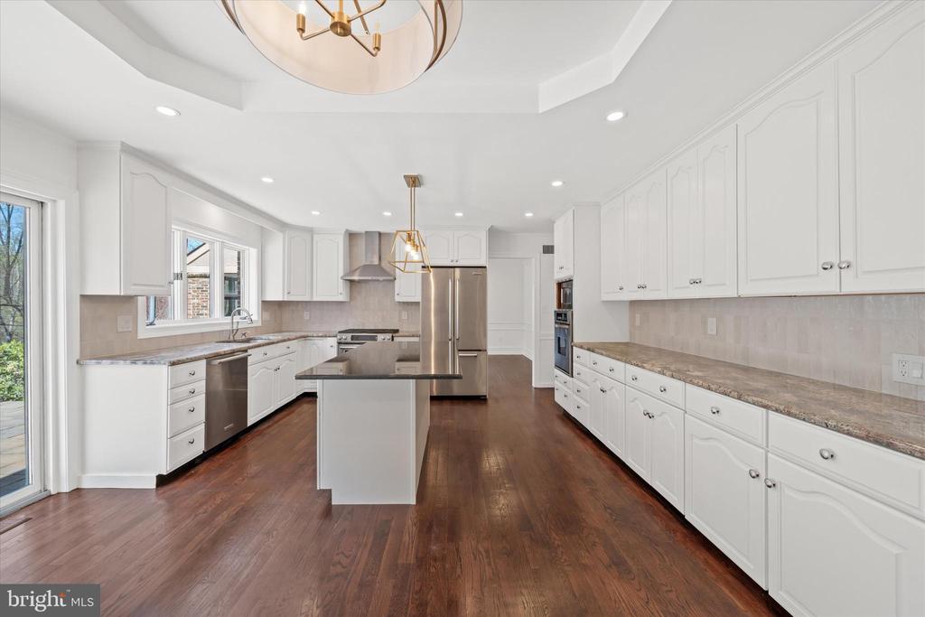 411 HIDDEN VALLEY ROAD