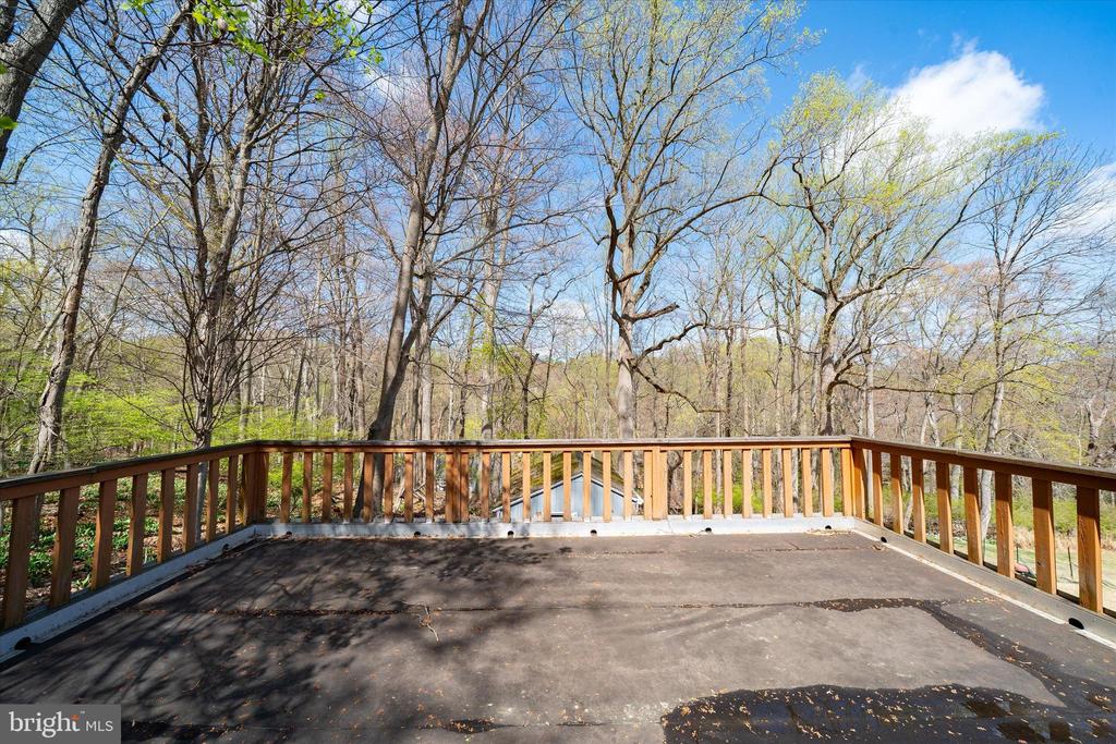 411 HIDDEN VALLEY ROAD