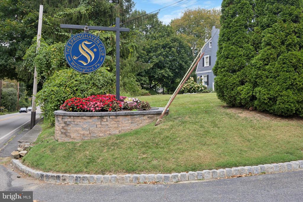 502 COUNTRY CLUB LANE