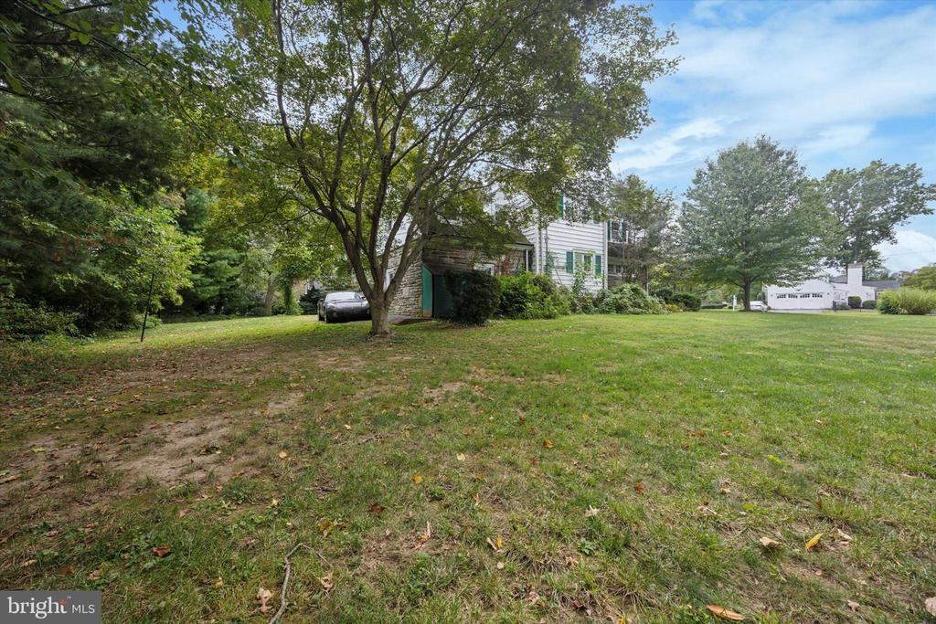 502 COUNTRY CLUB LANE