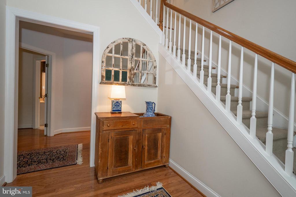 725 KINCAID MILLS LANE