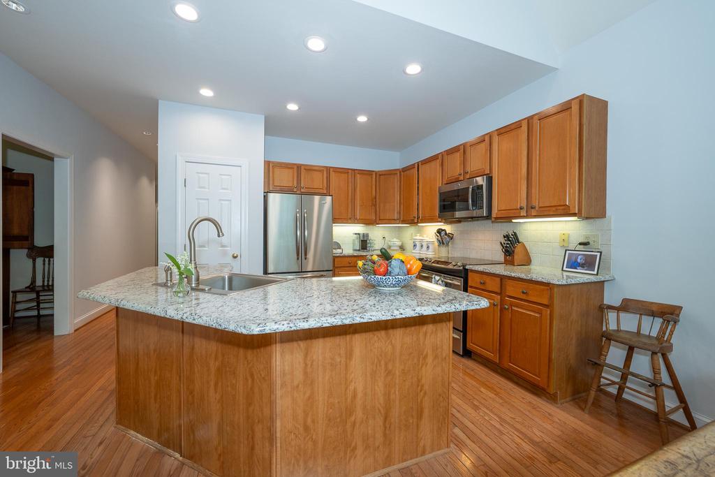 725 KINCAID MILLS LANE