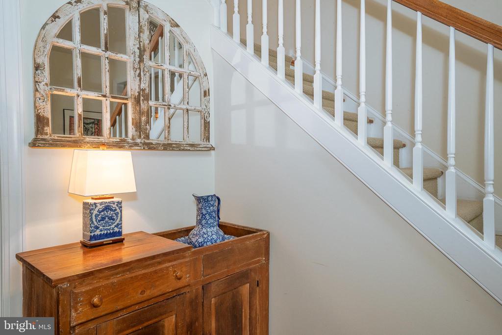 725 KINCAID MILLS LANE