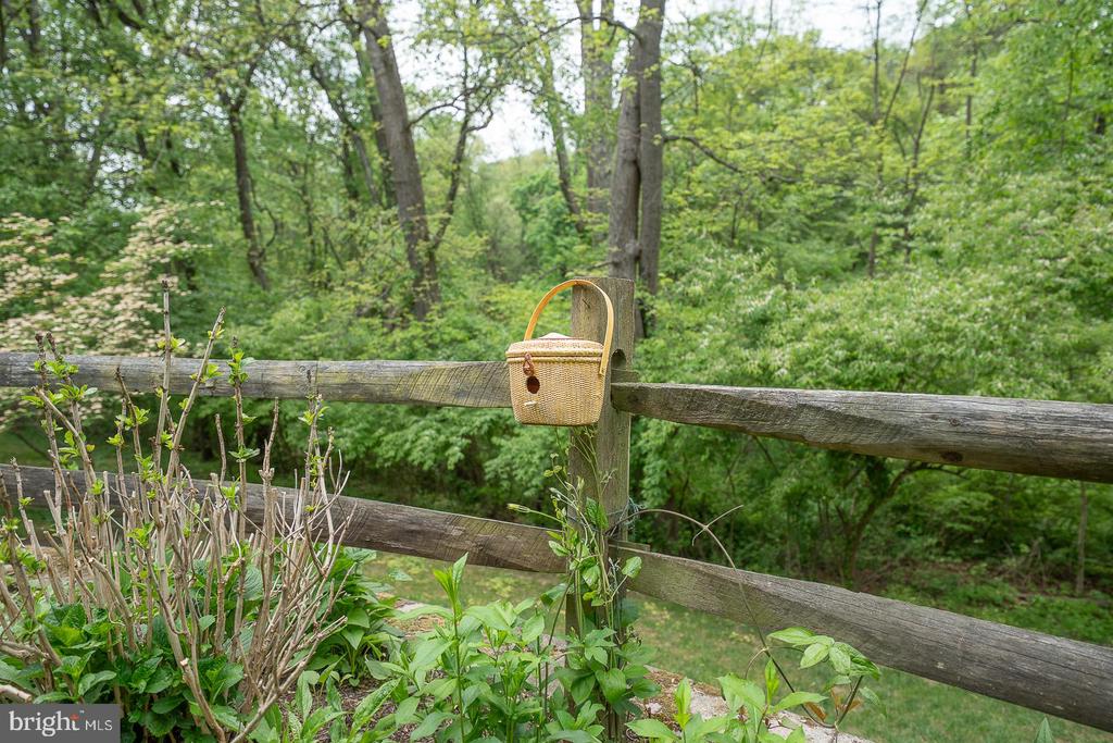 725 KINCAID MILLS LANE