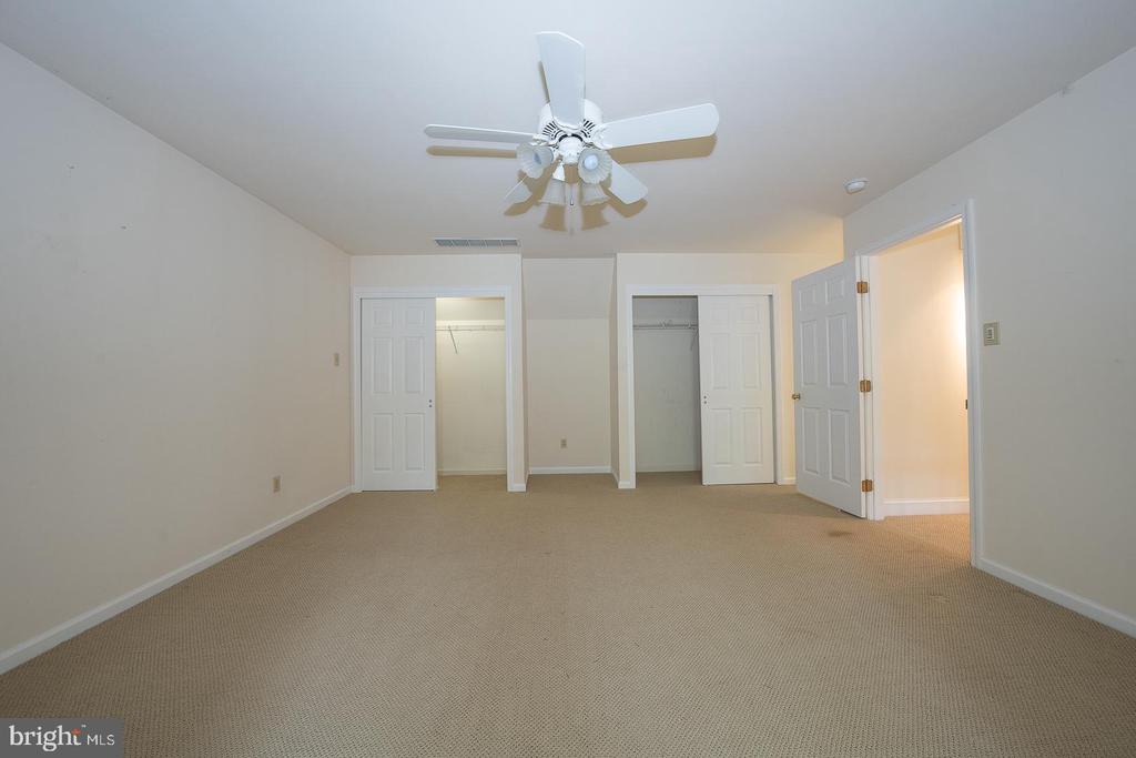 725 KINCAID MILLS LANE