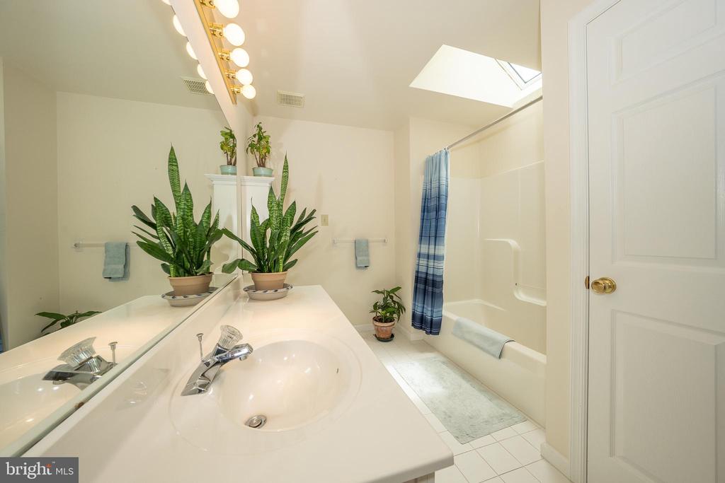 725 KINCAID MILLS LANE