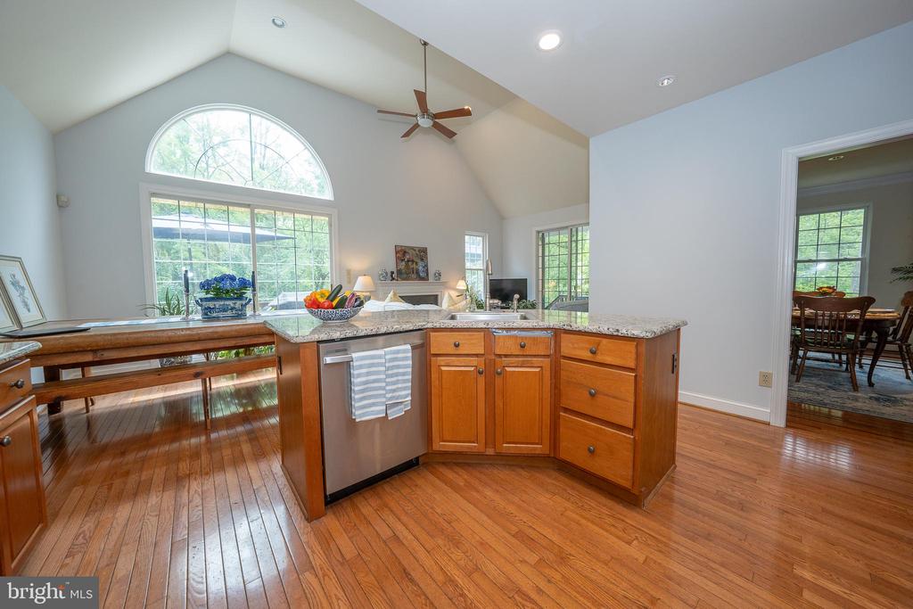 725 KINCAID MILLS LANE