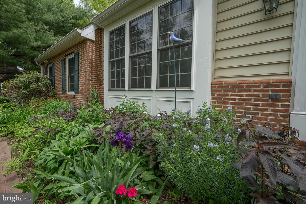 725 KINCAID MILLS LANE