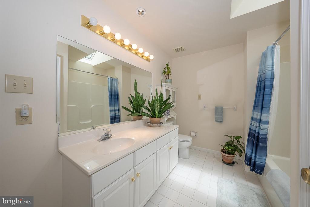 725 KINCAID MILLS LANE