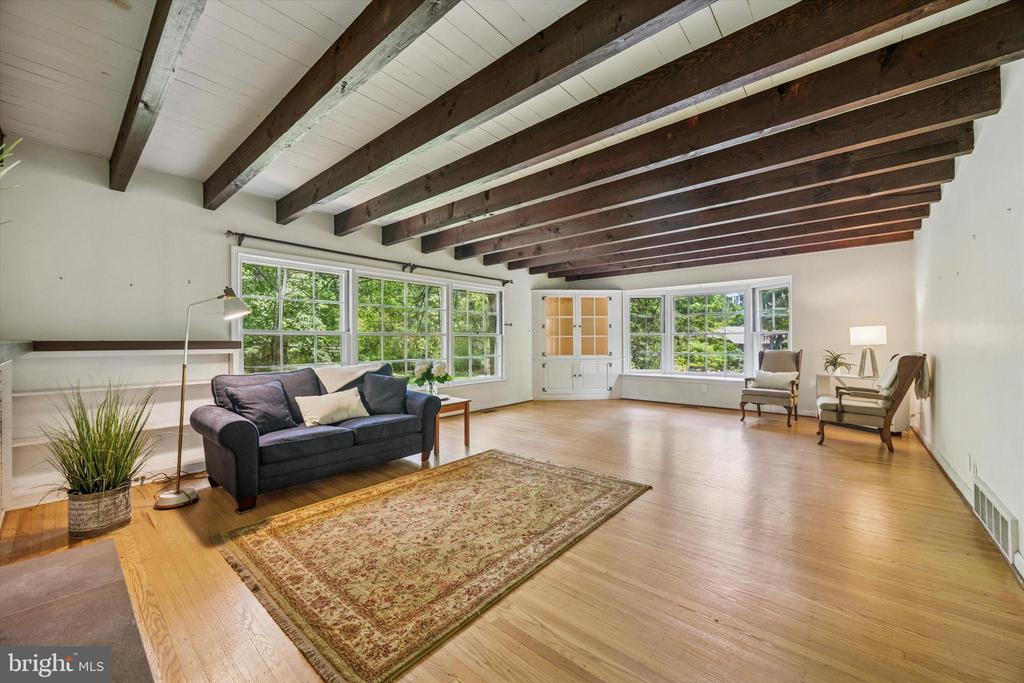 343 MICHIGAN AVENUE