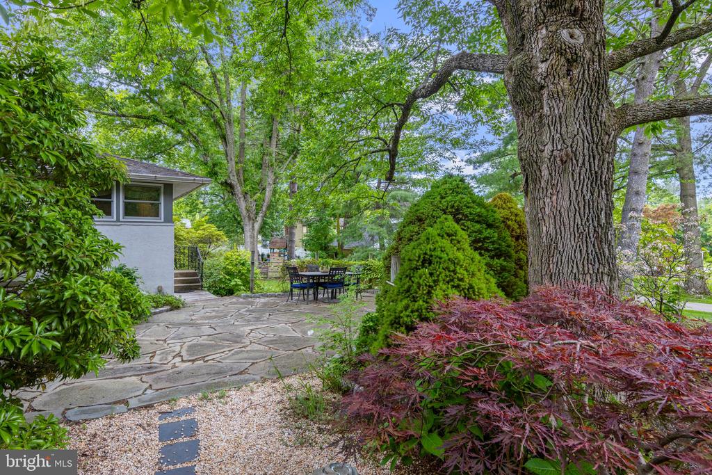 413 HAWTHORNE ROAD