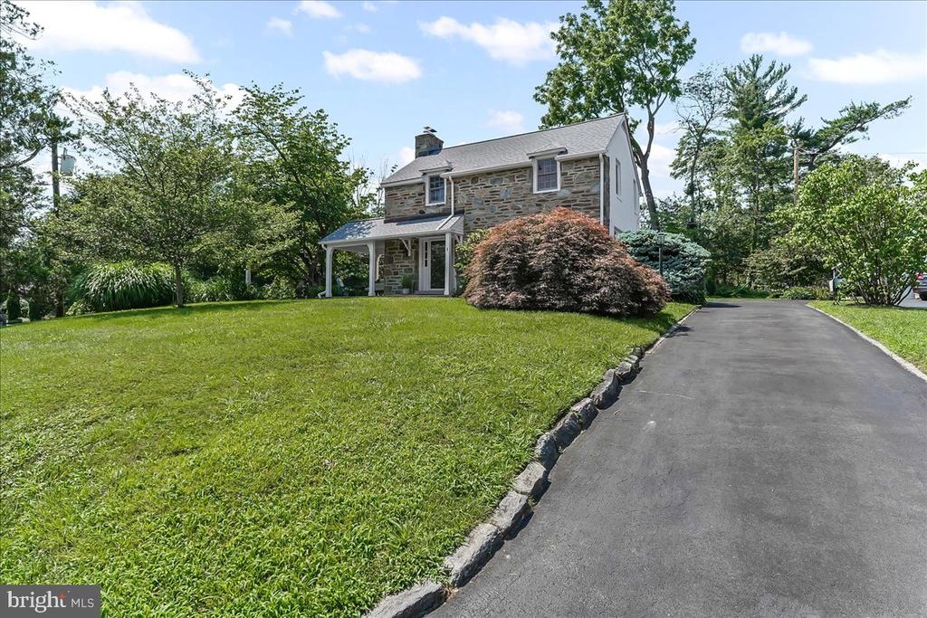 1 GREEN VALLEY ROAD
